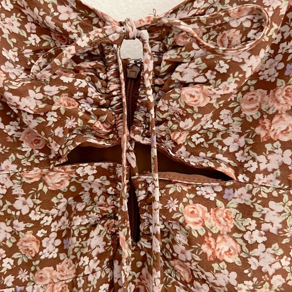 Astr the Label Lace Up Puff Sleeve Floral Midi Dress - Picture 12 of 16